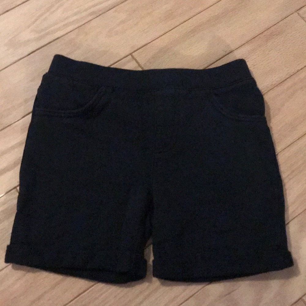 Black cotton Bermuda shorts